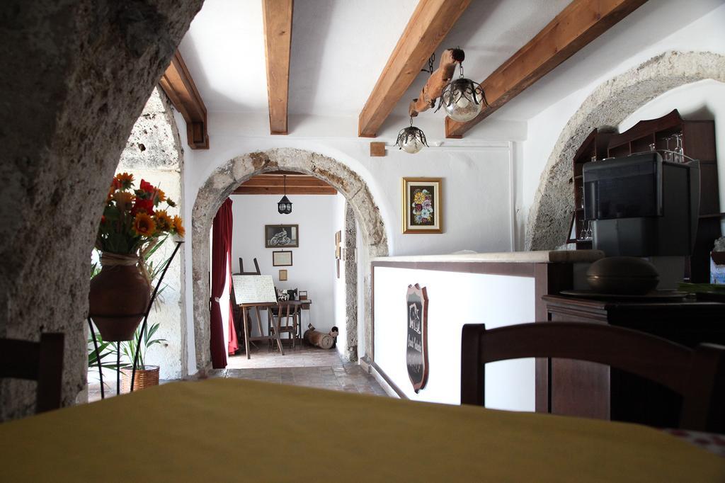 B&B La Staffa Aquino Bagian luar foto