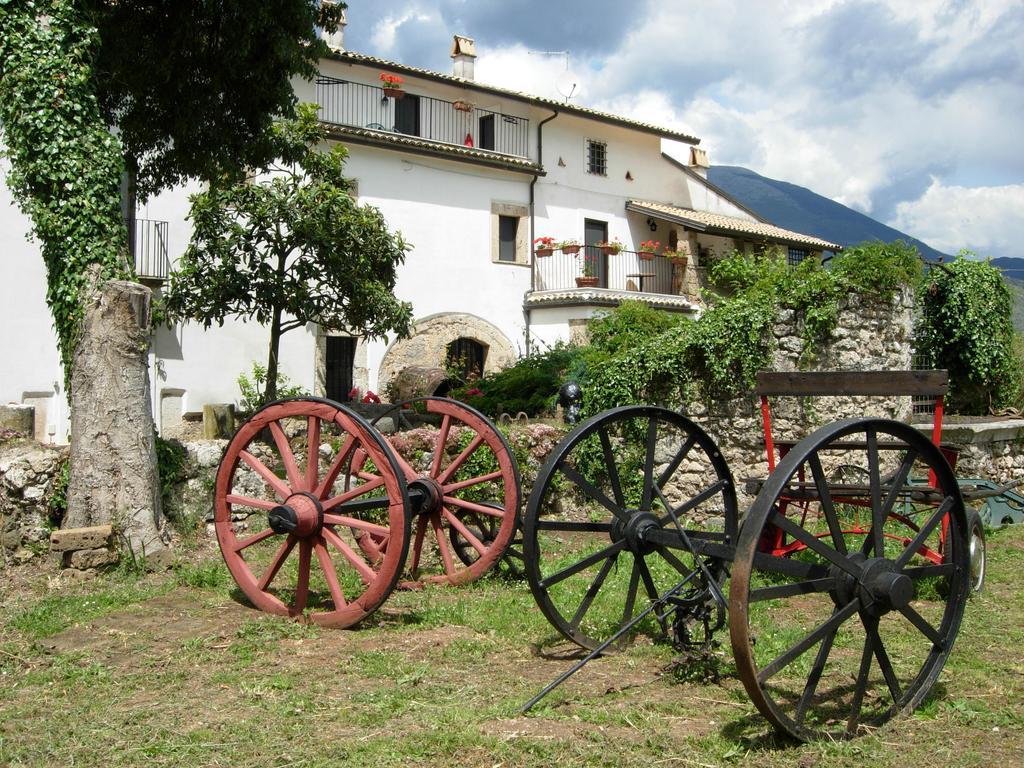 B&B La Staffa Aquino Bagian luar foto
