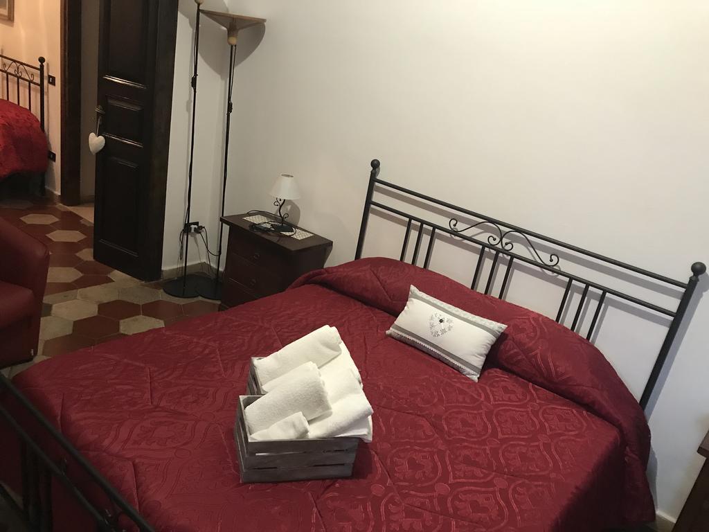 B&B La Staffa Aquino Bagian luar foto