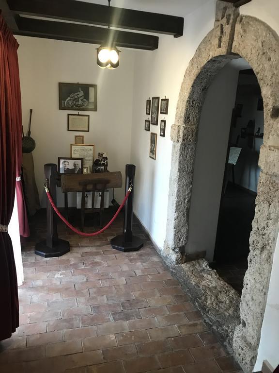 B&B La Staffa Aquino Bagian luar foto