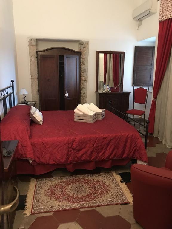 B&B La Staffa Aquino Bagian luar foto